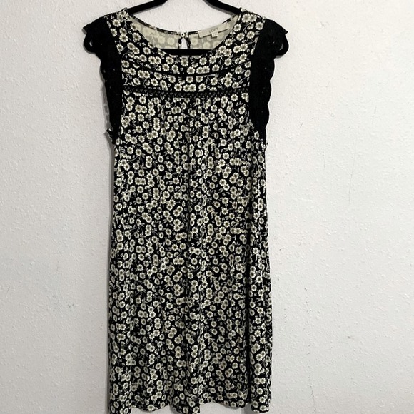 LOFT Dresses & Skirts - Loft Women Black & White Floral Pattern Eyelet Sleeves Dress Size M